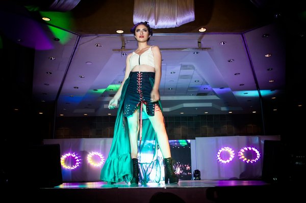 Wie kann Mode das soziale Wohlbefinden von Frauen verbessern?